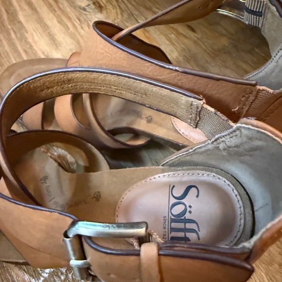 Sofft Tan Strappy Heel Sandals never worn - Picture 3 of 8